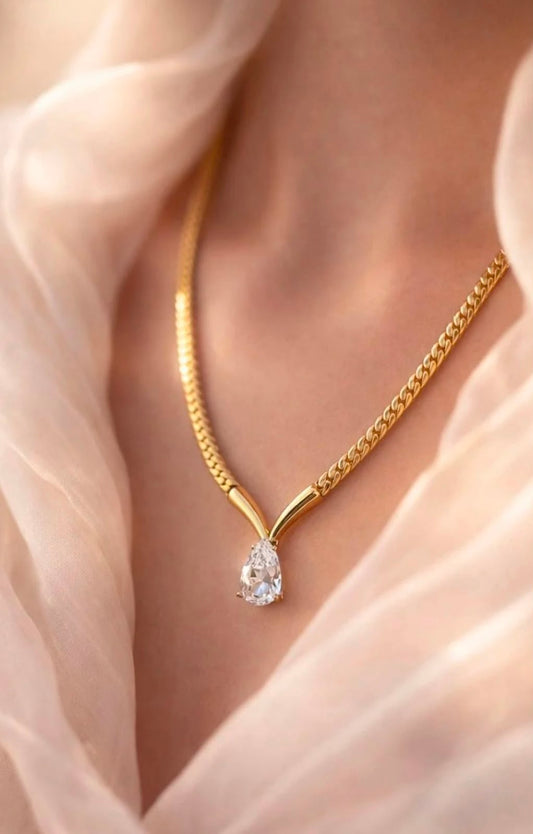 Pear Diamond V Necklace